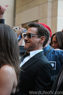 Robert Downey Jr. walking towards the Dolby Theatre